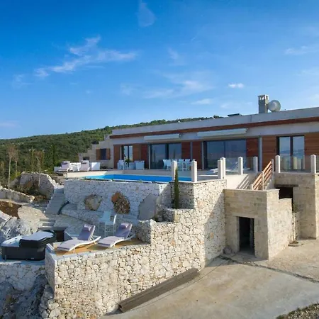 Dol Hills Estate